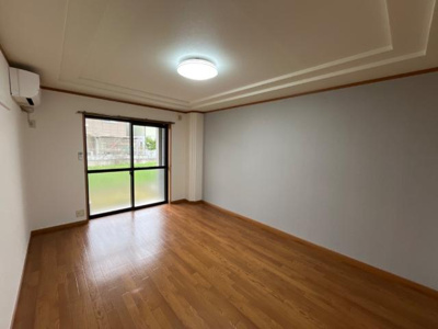 【内装】 | プチ・ベル | 洋室