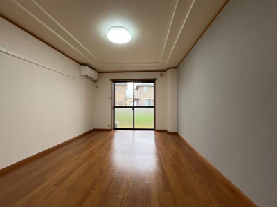 【内装】 | プチ・ベル | 洋室