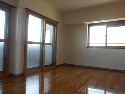 宝マンション岩塚のその他|洋室10.7畳　※前回募集時写真