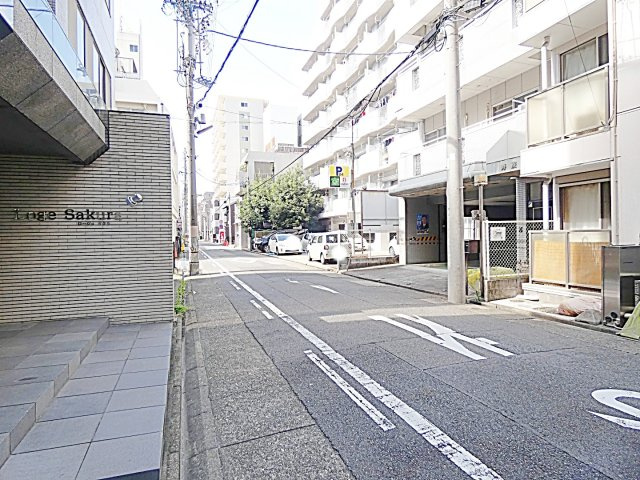 ロージュサクラの周辺