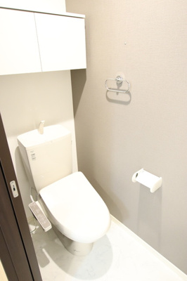 収納付　洗浄機能付便座