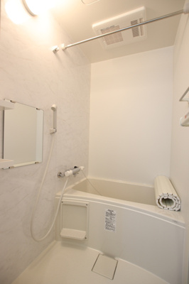 浴室乾燥機付きバスルーム