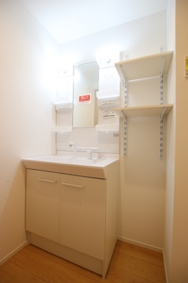 朝の支度もらくらくシャワー付き洗面台