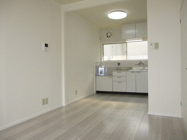 竜田川ハイツの居間・リビング