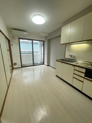 （照明は設備ではありません)