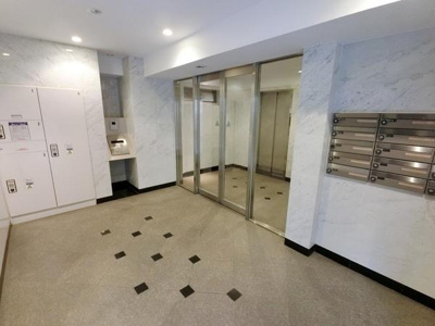 【エントランス】 | 麹町レジデンス