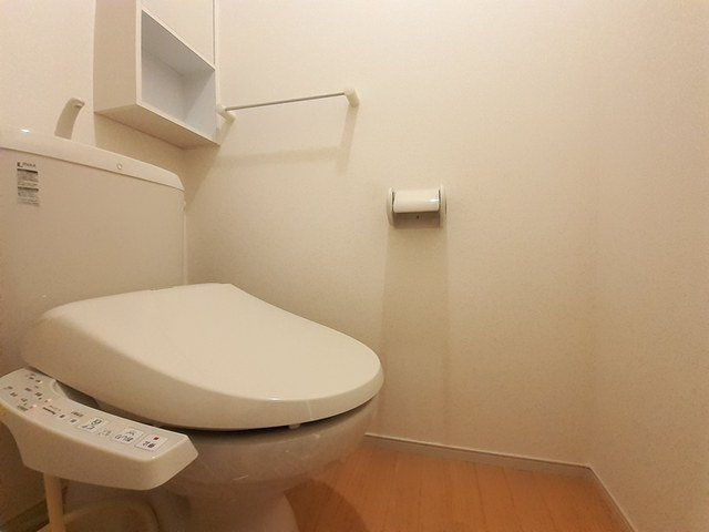 プランドール新庄Ⅱのトイレ|落ち着いた色調のトイレです