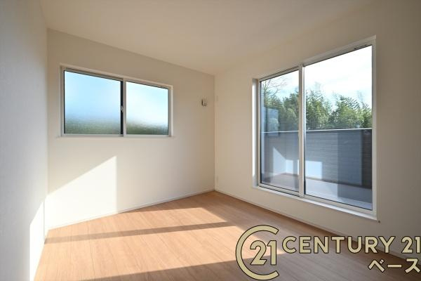 ファーストタウン別所町 ３号棟 ／新築一戸建の内観：施工例|■ウォシュレット完備！トルネード洗浄・フチなし形状でお手入れも楽々ですね！