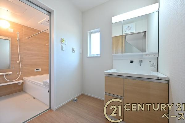 ファーストタウン別所町 ３号棟 ／新築一戸建の内観：施工例|■玄関には大容量シューズボックスを完備！■