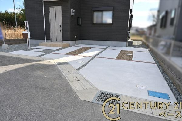 ファーストタウン別所町 ３号棟 ／新築一戸建の駐車場|■現地撮影写真■駐車スペース２台分完備！