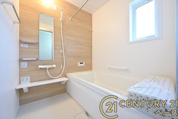 ファーストタウン別所町 ３号棟 ／新築一戸建の内観：施工例|■ゆったり１坪サイズ！足を伸ばしての入浴は疲れも癒してくれます！■