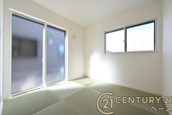 ファーストタウン別所町 ３号棟 ／新築一戸建の内観：施工例|■日当たりのよい明るい雰囲気の洋室です！
