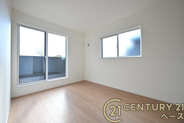 ファーストタウン別所町 ３号棟 ／新築一戸建の内観：施工例|■冬物のコートや小物など、たっぷり収納可能！■
