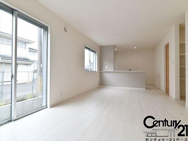 リーブルガーデン三輪 ／新築一戸建の内観：施工例|■ペアガラス使用で結露の心配もありません！■