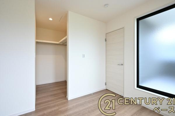 リーブルガーデン曽大根 ／新築一戸建の収納|■広々としたウォークインクローゼットを完備！大きな荷物も楽々収納！