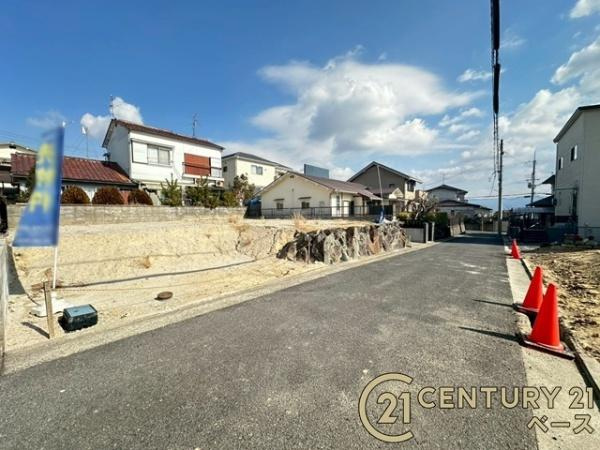 大和郡山市矢田山町　建築条件なし土地の前面道路含む現地写真