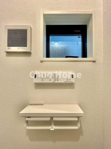 葛飾区青戸8丁目新築分譲住宅の内装|【ウォシュレット】清潔に使いたいお手洗いには最適な設備です。もちろんウォームレットも標準装備です。