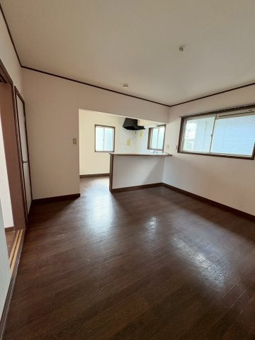 シャーウッドＭＩの居間・リビング