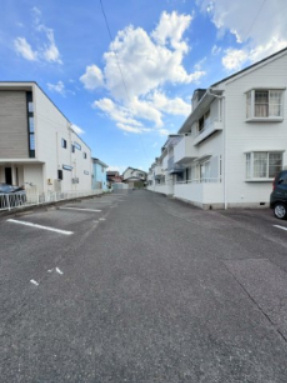 シャーウッドＭＩの駐車場