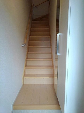 パインバードＢの玄関