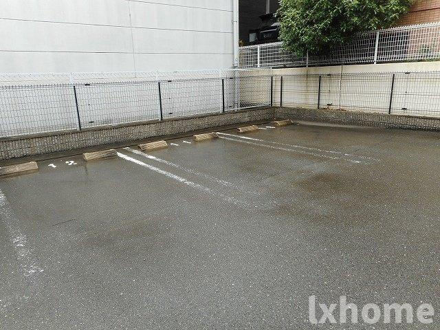 一風館の駐車場|駐車場があるので、車を買う予定の方も安心です