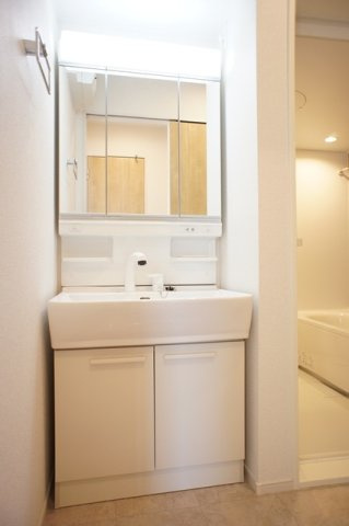 イルシュアＡの洗面所