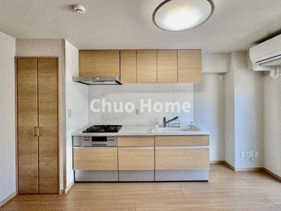 【駐車場】 | 白鳥ダイヤモンドマンション | 【敷地内駐車場】最新の空き状況や費用などの詳細は担当スタッフまでお問い合わせください。