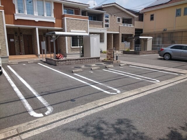 レジデンス　ＳＡＣＬＡの駐車場