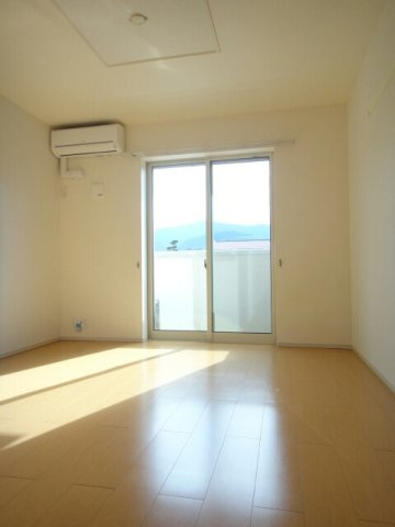 ヴァイオレットの内装