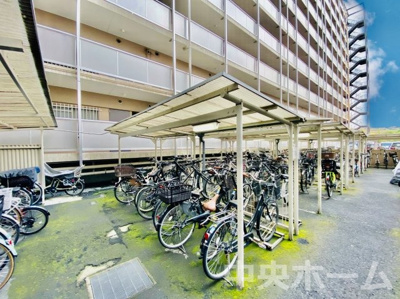 【駐輪場】 | トーア辰巳マンション | 【自転車置き場】最新の空き状況や費用などの詳細は担当スタッフまでお問い合わせください。
