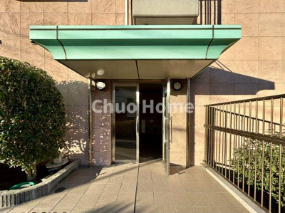 【エントランス】 | ラベルティ小岩 | 【エントランス】マンションのエントランスは、その物件の印象を決める、顔とも言える場所です。毎日通る場所ですからきれいなのが一番です。