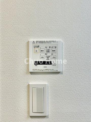 ラベルティ小岩の内装|【浴室乾燥機】暖房・冷風・換気・乾燥が可能です。毎日を快適に過ごせるうれしい機能が揃っています。雨の日の洗濯物も安心です。