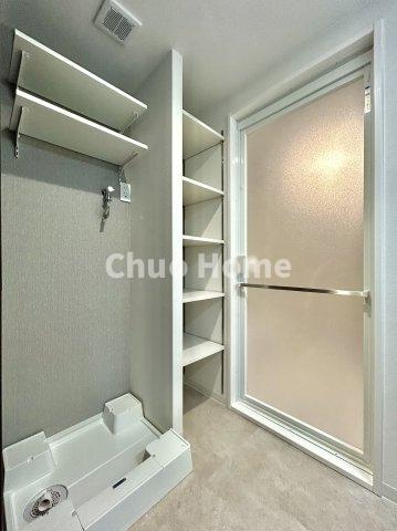 ラベルティ小岩のランドリースペース|【ランドリースペース】担当者がスケールを持ち歩いておりますので、ご見学時には現在お使いの洗濯機などがきちんと収まるかなどもチェックして下さい。見学前に測っておくと非常に便利だと思います。