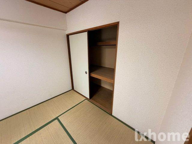 エイト摂津の和室