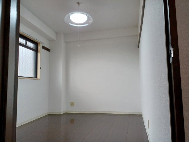 セオコート明石Ⅱ号棟の洋室|広々とした洋室です