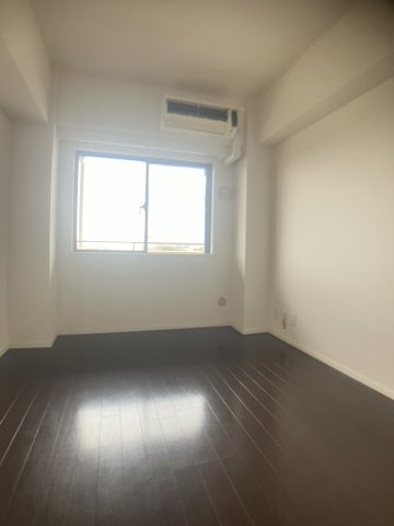 テラス本八幡の居間・リビング