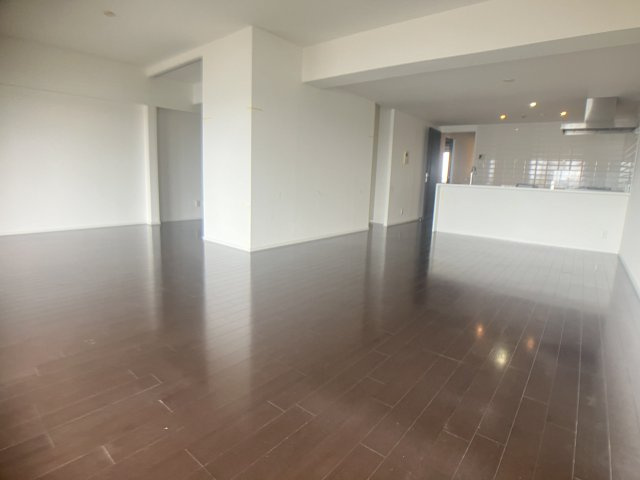 テラス本八幡の居間・リビング