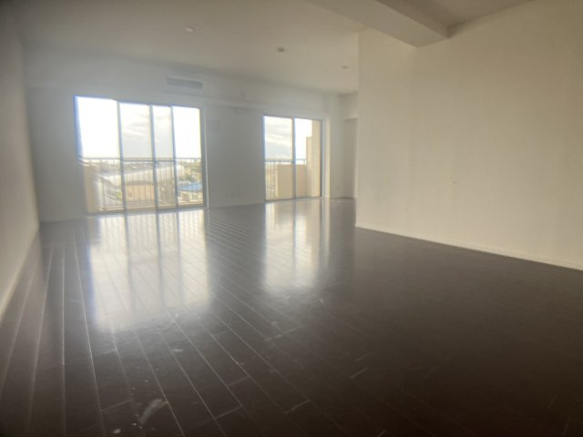 テラス本八幡の居間・リビング