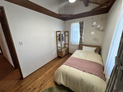 【洋室】 | 三橋町蒲船津売家 | 質感豊かな洋室。高断熱で冬も暖かく落ち着きます！