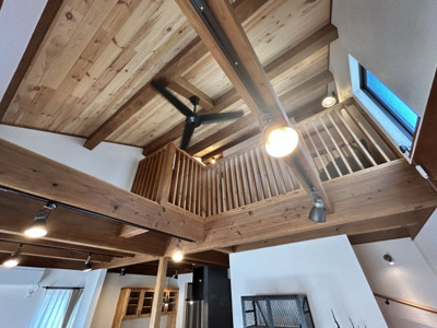 【居間・リビング】 | 三橋町蒲船津売家 | 吹き抜けが創る圧倒的な開放感！