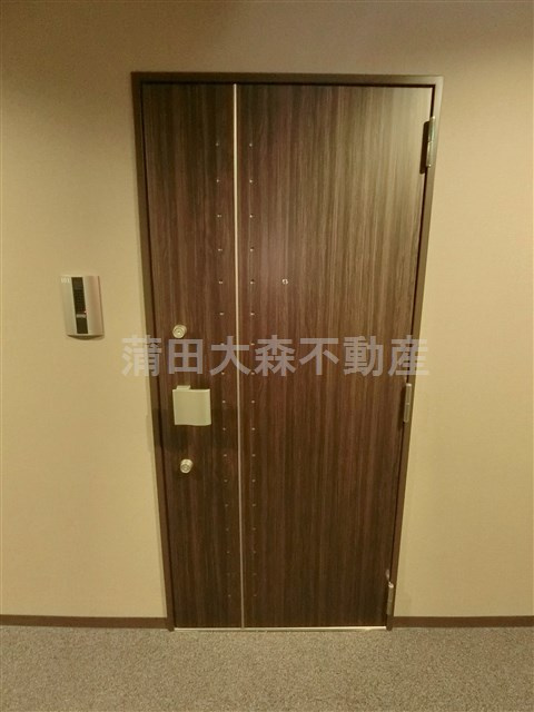 ブライズ大森東QUATTROの玄関