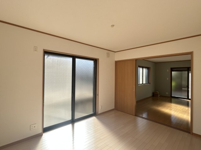 阿南市羽ノ浦町宮倉南浦中古戸建ての洋室