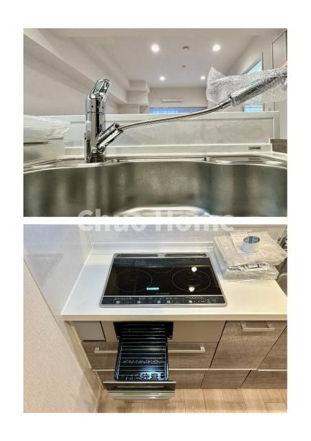 ジョイフル門前仲町第１のキッチン|キッチン水栓はシャワーヘッドが伸びますのでシンクの隅々まで届きます。IHクッキングヒーター