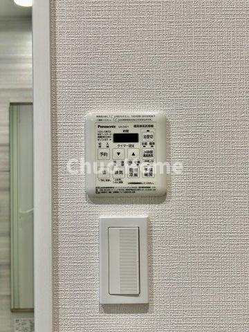 ジョイフル門前仲町第１の冷暖房・空調設備|【浴室乾燥機】暖房・冷風・換気・乾燥が可能です。毎日を快適に過ごせるうれしい機能が揃っています。雨の日の洗濯物も安心です。