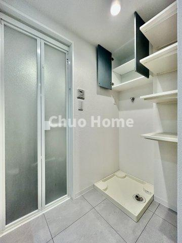 ジョイフル門前仲町第１のランドリースペース|【ランドリースペース】担当者がスケールを持ち歩いておりますので、ご見学時には現在お使いの洗濯機などがきちんと収まるかなどもチェックして下さい。見学前に測っておくと非常に便利だと思います。