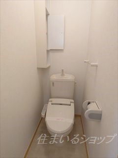 シャン・ド・フルールのトイレ|シャワートイレ・収納あり　