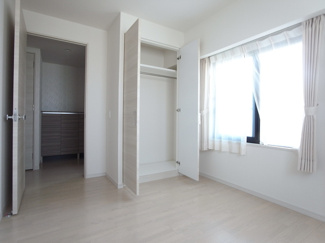 【居間・リビング】