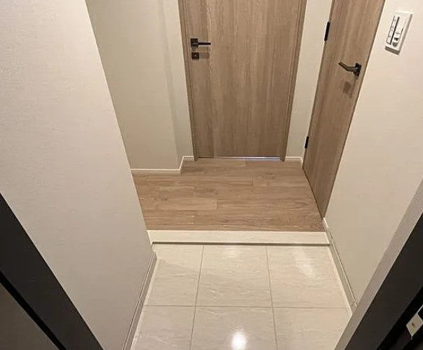 パークホームズ本郷三丁目の玄関