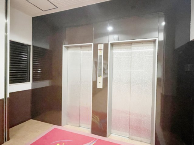 中古マンションのその他共用部分|エレベータ付2基ございますので、最上階でも安心。