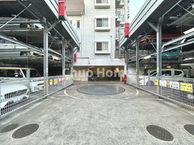 【駐車場】 | サンクタス南葛西 | 【敷地内駐車場】最新の空き状況や費用などの詳細は担当スタッフまでお問い合わせください。